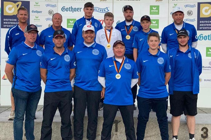 Gruppenfoto der stolzen Sieger des WTC bei der Siegerehrung DM 2021