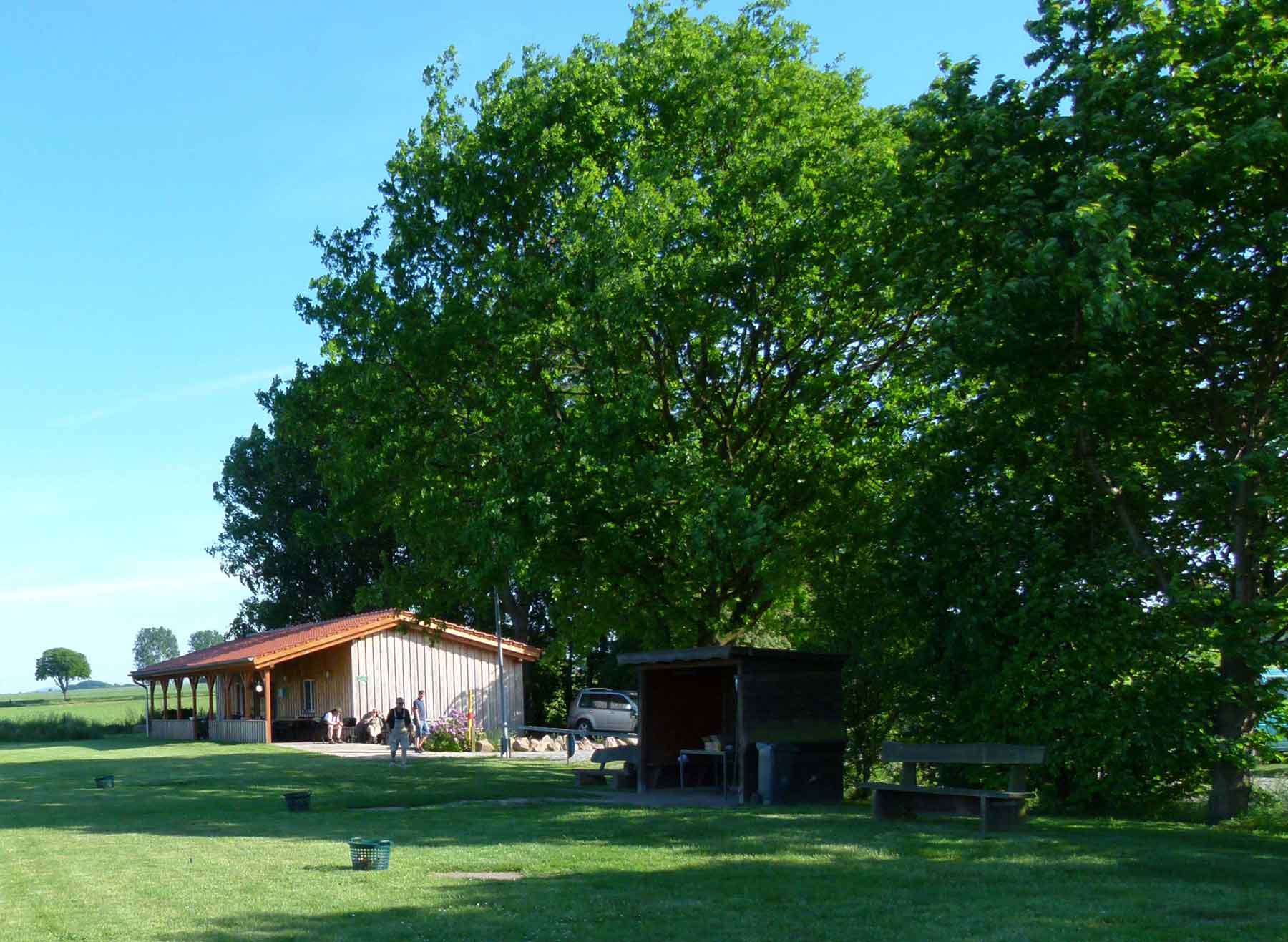 Blick auf das Clubhaus des WTC Bad Salzuflen